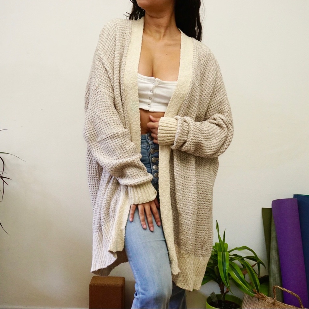 Urban Outfitters creme cardigan
